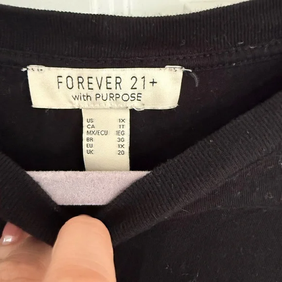 FWP Forever 21 Black Boxy Graphic Tee Short Sleeve - Picture 3 of 3